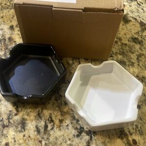 NEW ASHTRAYS BARVIVO Black & WhiteCeramic Porcelain 2 Set, 3 Slot Cigar Holder